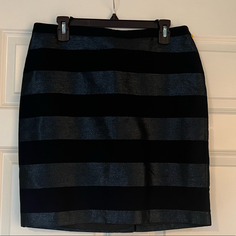 NWOT Tommy Hilfiger Sparkle Navy Striped Skirt, Size 8
